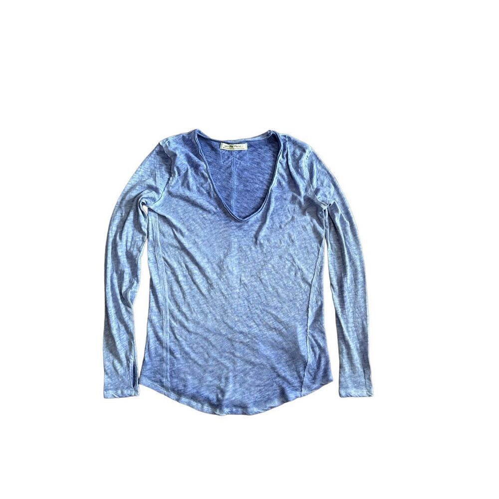 We the Free periwinkle purple long sleeve Vneck tee XS